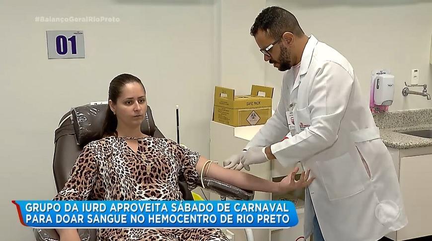 Grupo da Igreja Universal  aproveita sábado de carnaval para doar sangue no Hemocentro de Rio Preto