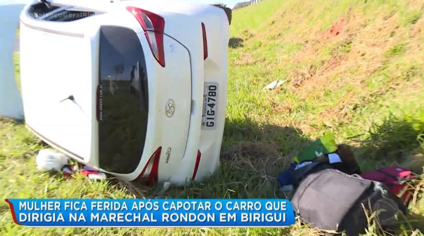 Mulher fica ferida após capotar o carro que dirigia na Marechal Rondon em Birigui