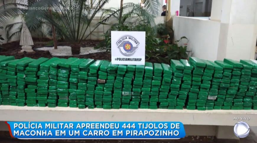 Polícia Militar apreendeu 444 tijolos de maconha em um carro em Pirapozinho