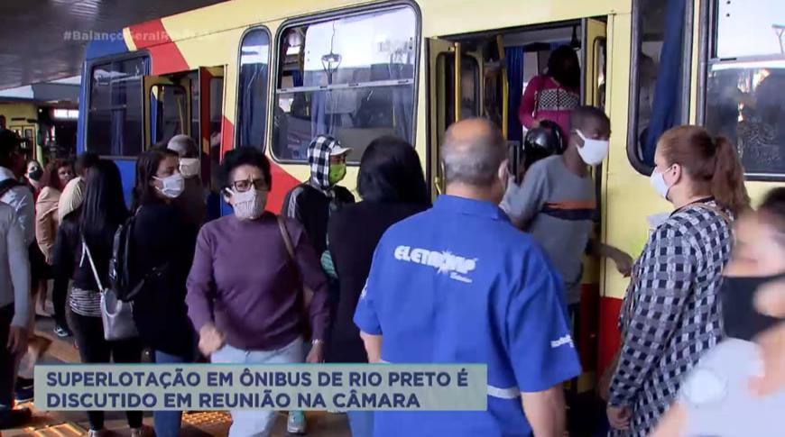 Superlotação em à´nibus  é discutido em reunião na cà¢mara de Rio Preto