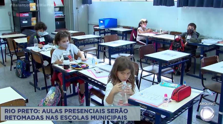 Aulas presenciais serão retomadas nas escolas municipais de Rio Preto
