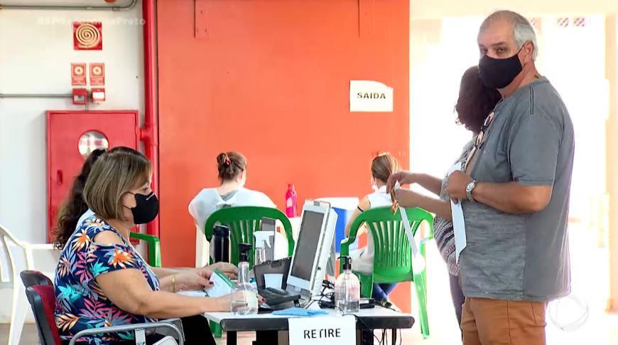 Quase 22 mil pessoas ainda não tomaram a 2ª dose da vacina contra a Covid-19 em Rio Preto.