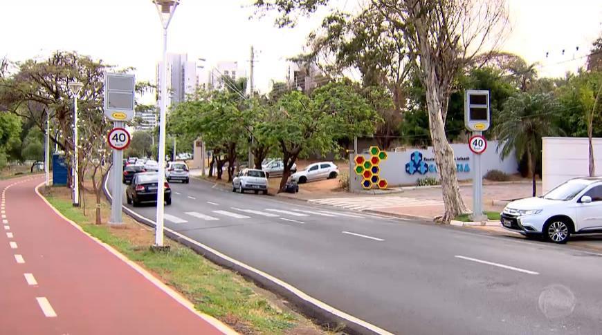 Radares e lombadas eletrônicas serão reativadas em Rio Preto e motoristas precisam ficar atentos