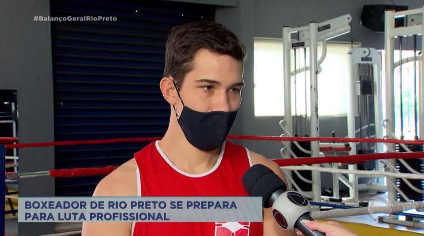 Boxeador de Rio Preto se prepara para luta  profissional