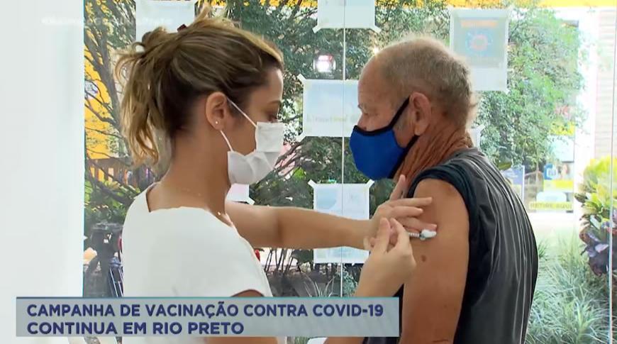 Campanha de vacinação contra Covid-19 continua em Rio Preto