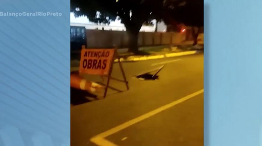 Flagrou tá na Record: Comerciante de Rio Preto reclama de buraco em avenida