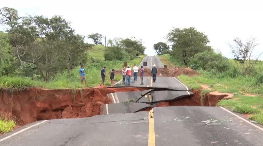 Chuva causa estragos na região de Presidente Prudente