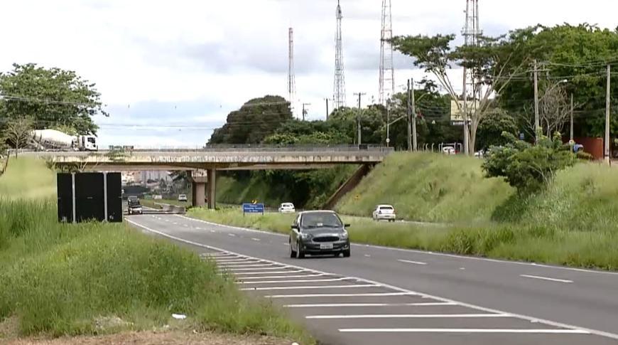 Universitário morre atropelado ao atravessar rodovia em Rio Preto