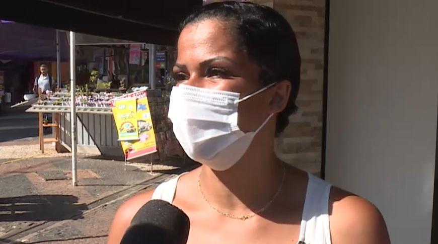 Moradores de Araçatuba mantém uso de máscara para proteção