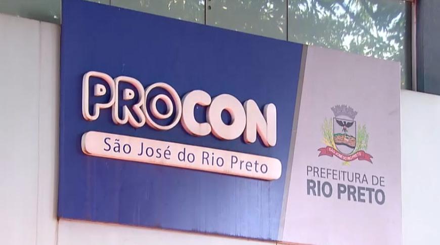 Procon autua postos de Rio Preto por preços abusivos