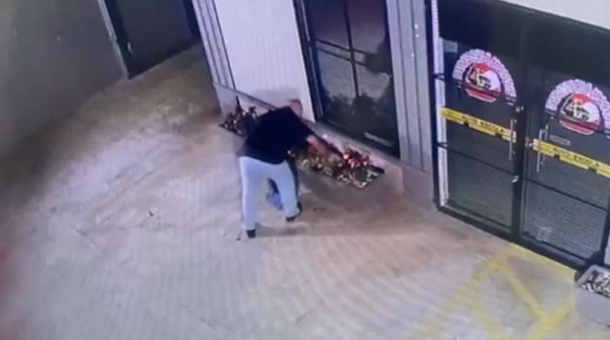 Flagrou tá na Record: Homem furta flores na frente de Autoescola em Rio Preto