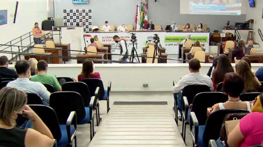 Parlamento debate crise no atendimento da saúde pública em Rio Preto
