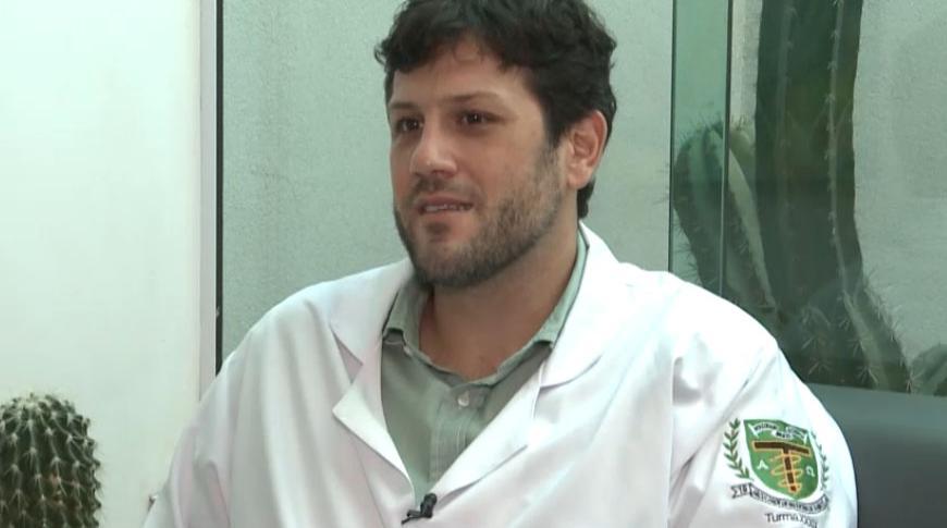 Record Entrevista conversa com o urologista , Doutor Orlando  Mesquita