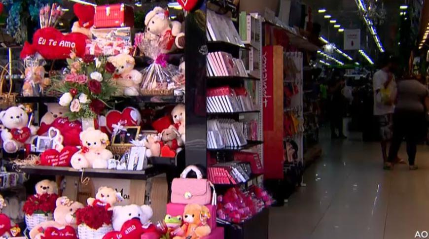 Comércio de Rio Preto funciona em horário especial para o Dia dos Namorados