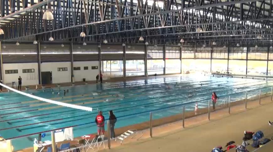 Equipe profissional de natação do Sesi de São Paulo treina em Prudente