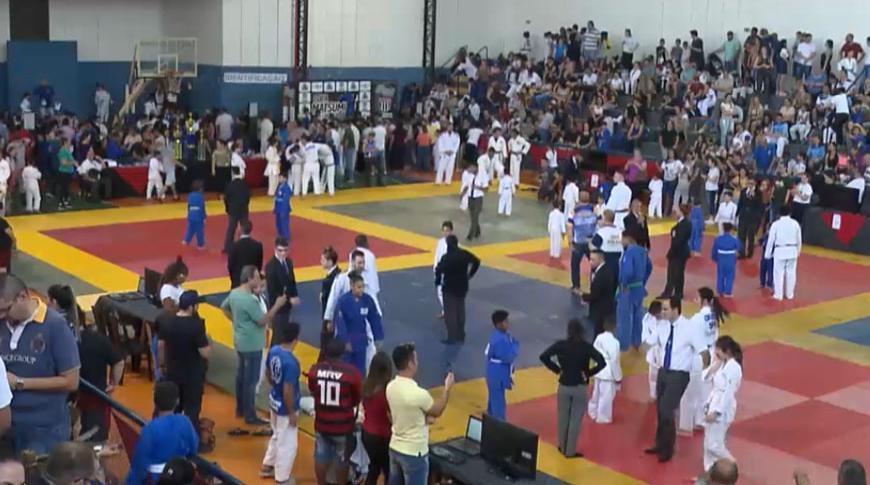 Torneio de judô reúne praticantes em Rio Preto