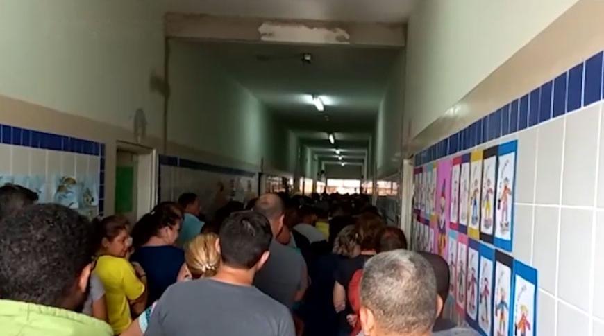 Votação começa com filas em colégio eleitoral de Prudente