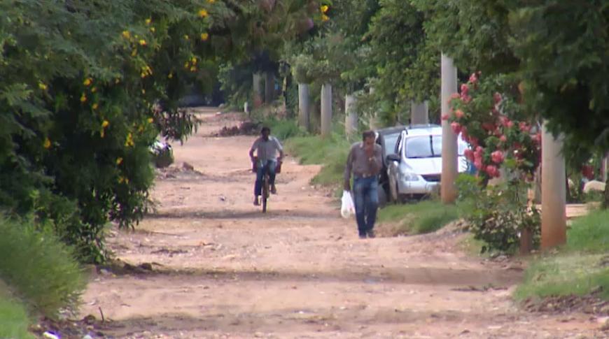Moradores do Bela Vista, em Rio Preto, pedem asfalto e ônibus