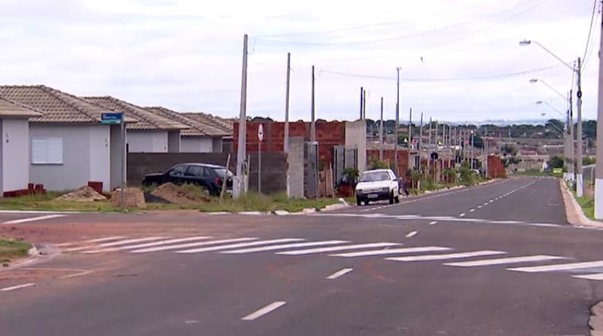 Moradores de bairro recente em Rio Preto denunciam onda de furtos às residências