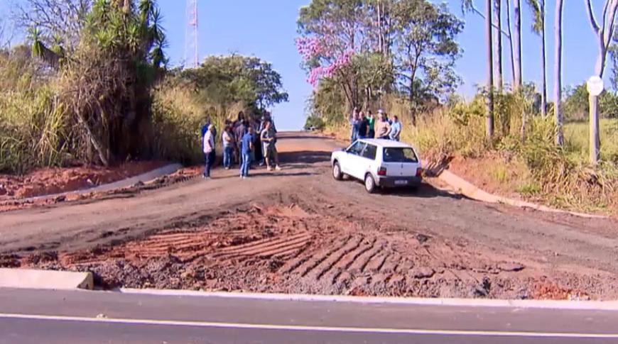 Moradores de Bady Bassitt perdem acesso ao condomínio após obra em rodovia