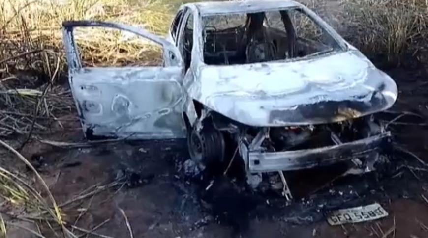 Homem morre e mulher fica gravemente ferida após ele incendiar o carro