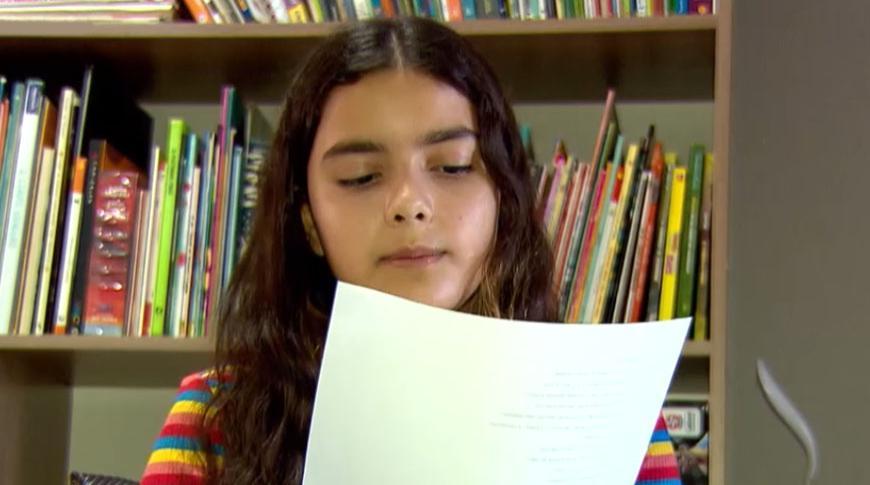 Menina de 11 anos vence concurso de poesia