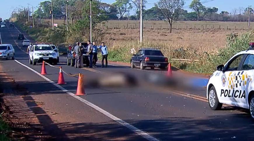 Homem morre ao bater de moto em animal solto na pista em Ipiguá
