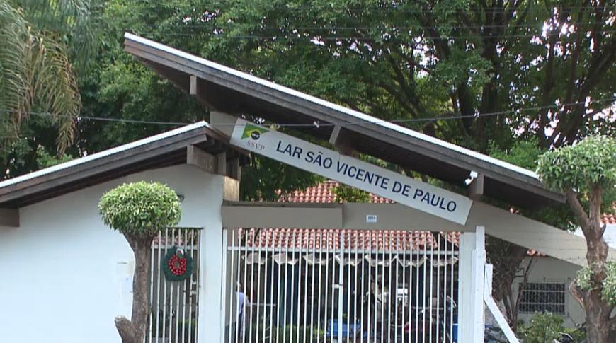 Lar São Vicente de Paulo promove campanha natalina para idosos