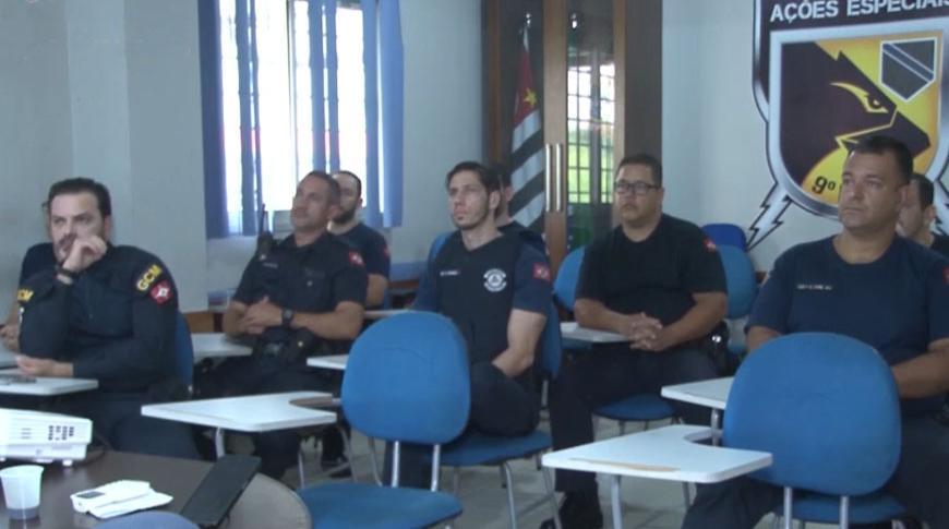 Guardas Municipais de Rio Preto realizam treinamento com a Polícia Militar