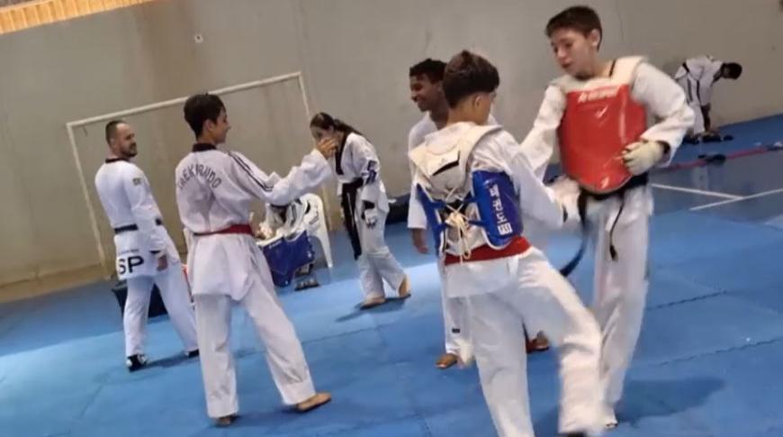 Atletas de Rio Preto se preparam para seletiva de Taekwondo no Rio de Janeiro