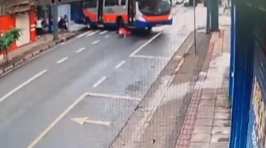 Criança é atropelada por ônibus do transporte público de Rio Preto