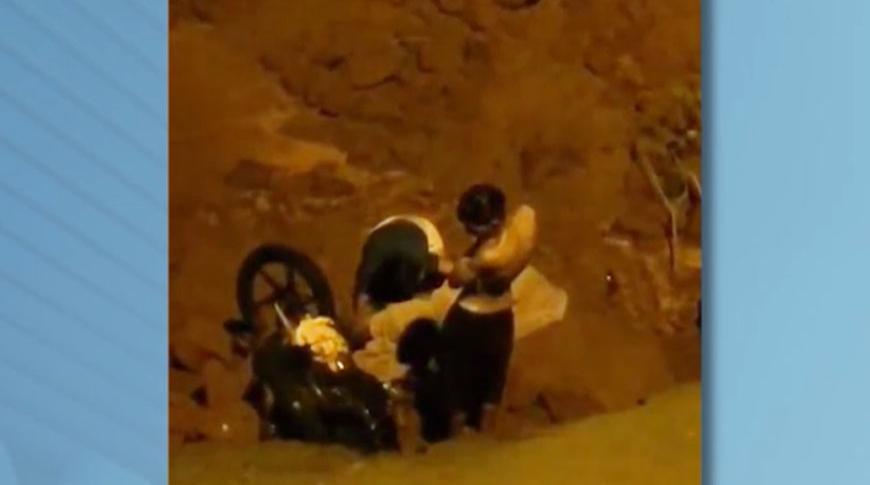 Motociclista que caiu em cratera em Potirendaba aguarda por cirurgia