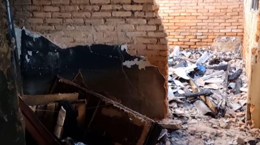 Moradora de Rio Preto pede ajuda para reconstruir casa incendiada